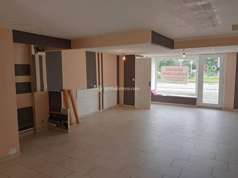 VILLAINES LA JUHEL - Ensemble immobilier — photo 1