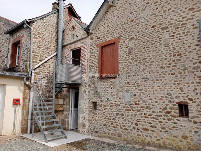 VILLAINES LA JUHEL - Ensemble immobilier — photo 1