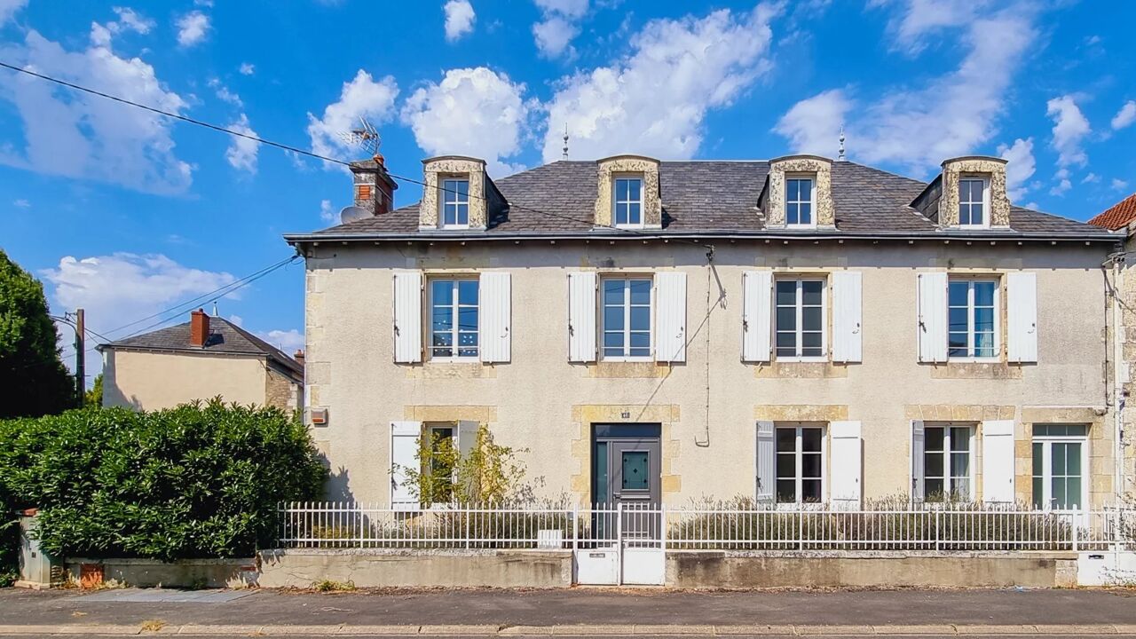 maison 9 pièces 264 m2 à vendre à Civray (86400)