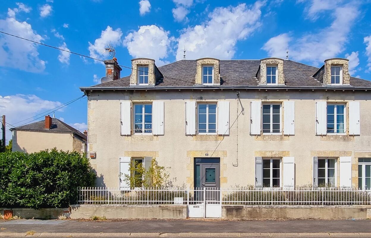 maison 9 pièces 264 m2 à vendre à Civray (86400)