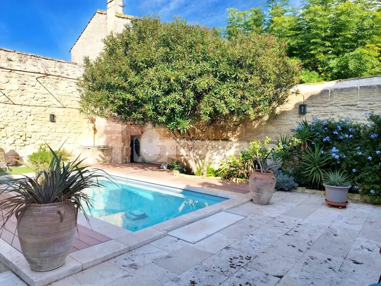 Mas de village au coeur de Fontvieille avec piscine et hangar — photo 1