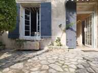 Mas de village au coeur de Fontvieille avec piscine et hangar — photo 2