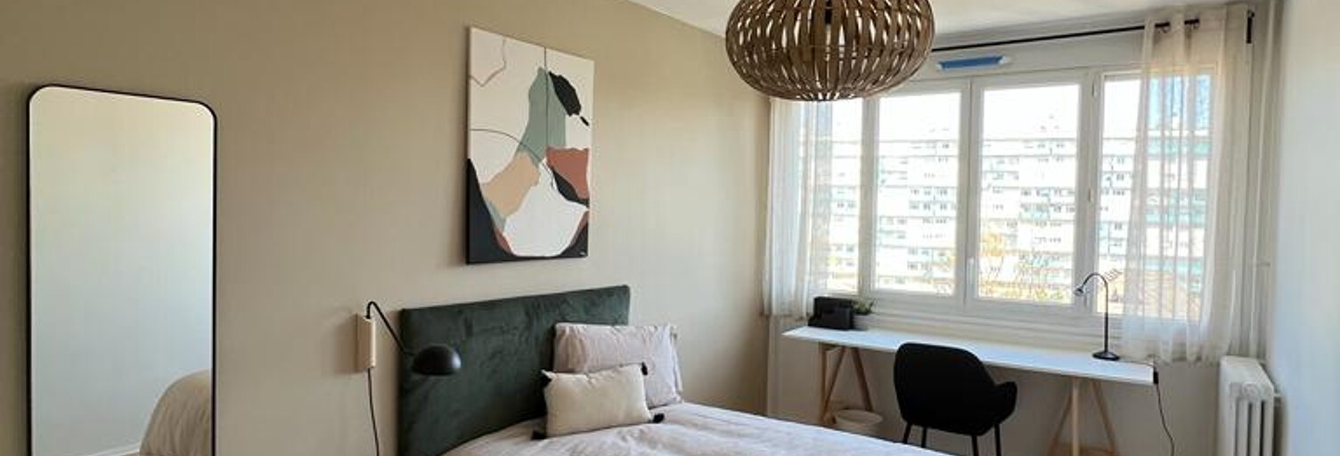 Appartement 5 Pièces 100 m² à louer à Bron (69500)