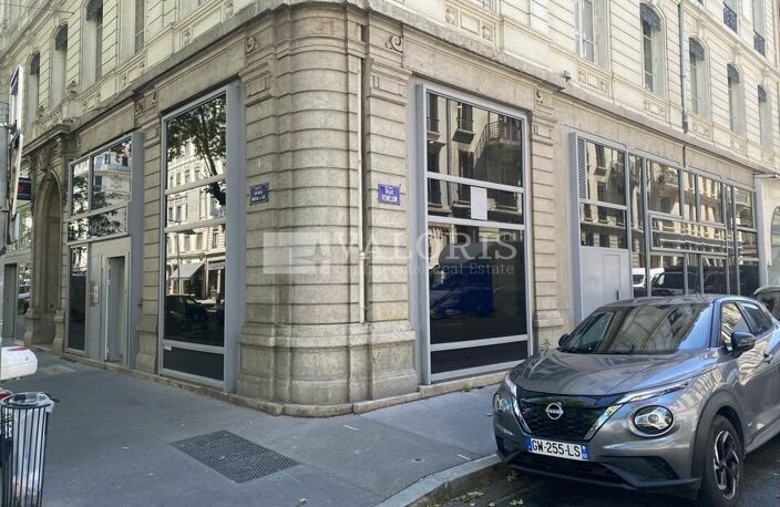 LOCAL COMMERCIAL à LOUER — photo 2