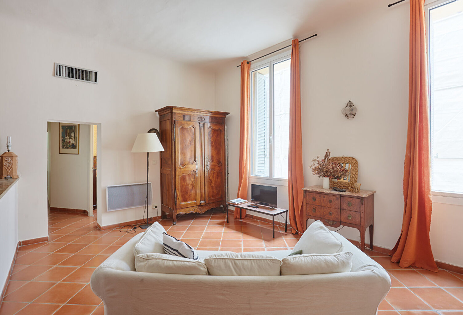 AIX EN PROVENCE APPARTEMENT TYPE 3  68 m2 COURS MIRABEAU — photo 1