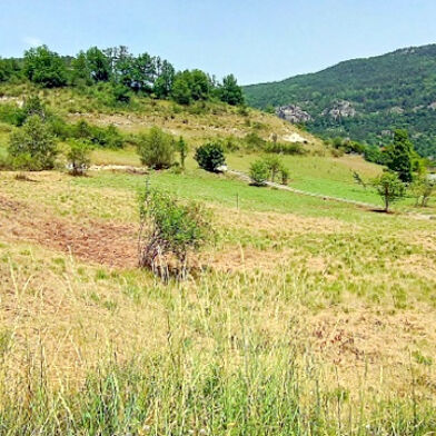 Terrain 648 m²