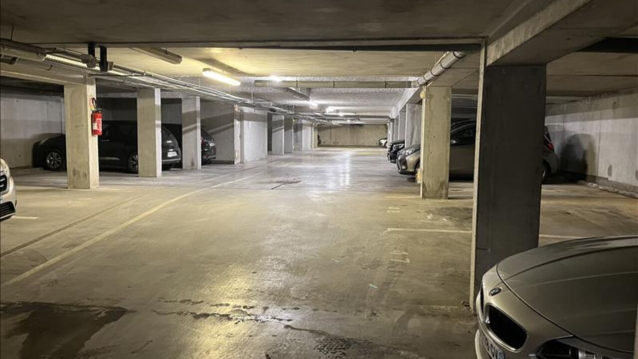 garage  pièces  m2 à vendre à Bordeaux (33200)