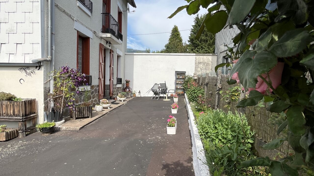 immeuble  pièces 118 m2 à vendre à La Bourboule (63150)