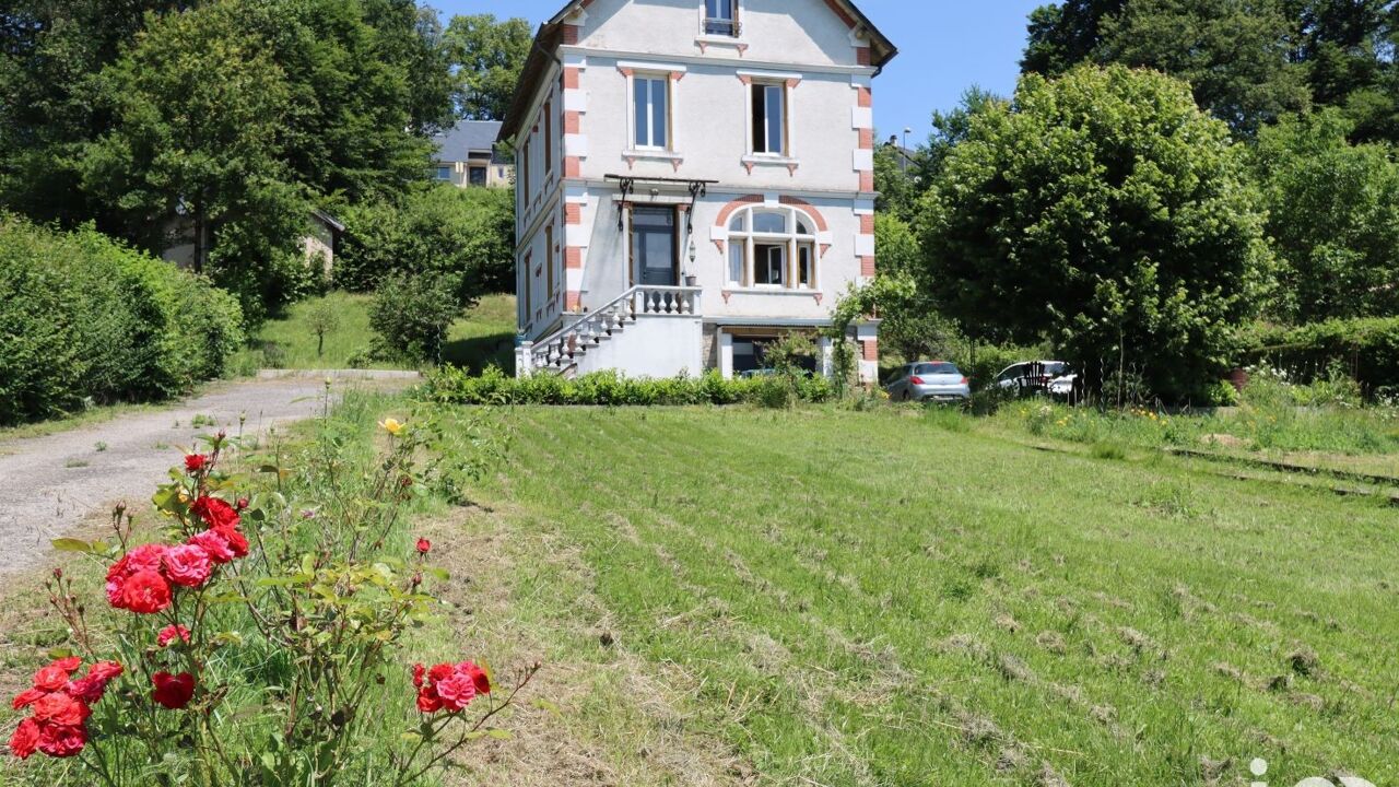 maison 6 pièces 141 m2 à vendre à Ydes (15210)