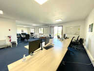 Bureaux Lattes 410 m2 terrain de 800 m² — photo 2