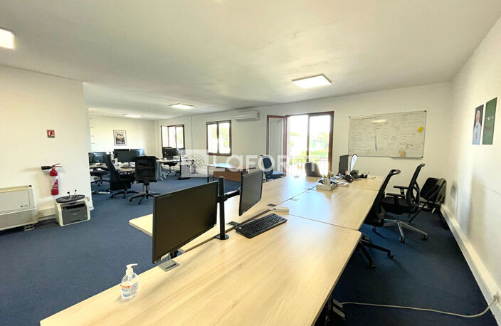 Bureaux Lattes 410 m2 terrain de 800 m² — photo 2