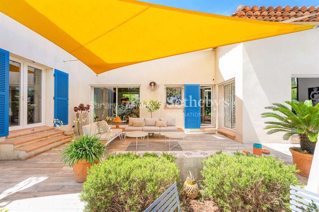 Sanary-sur-Mer Maison 7 pièces 235 m²