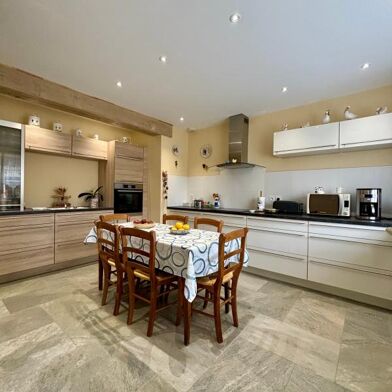 Maison 5 pièces 201825 €