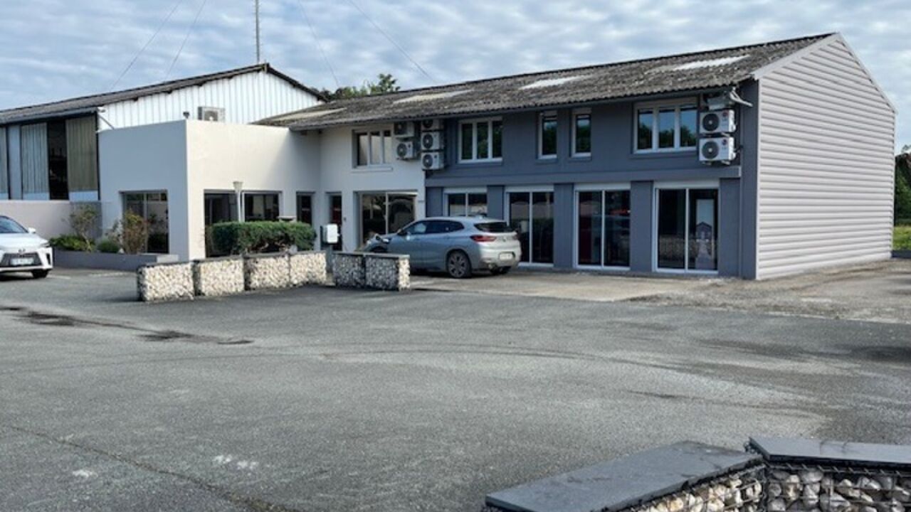 immeuble  pièces 2200 m2 à vendre à Aulnay (17470)