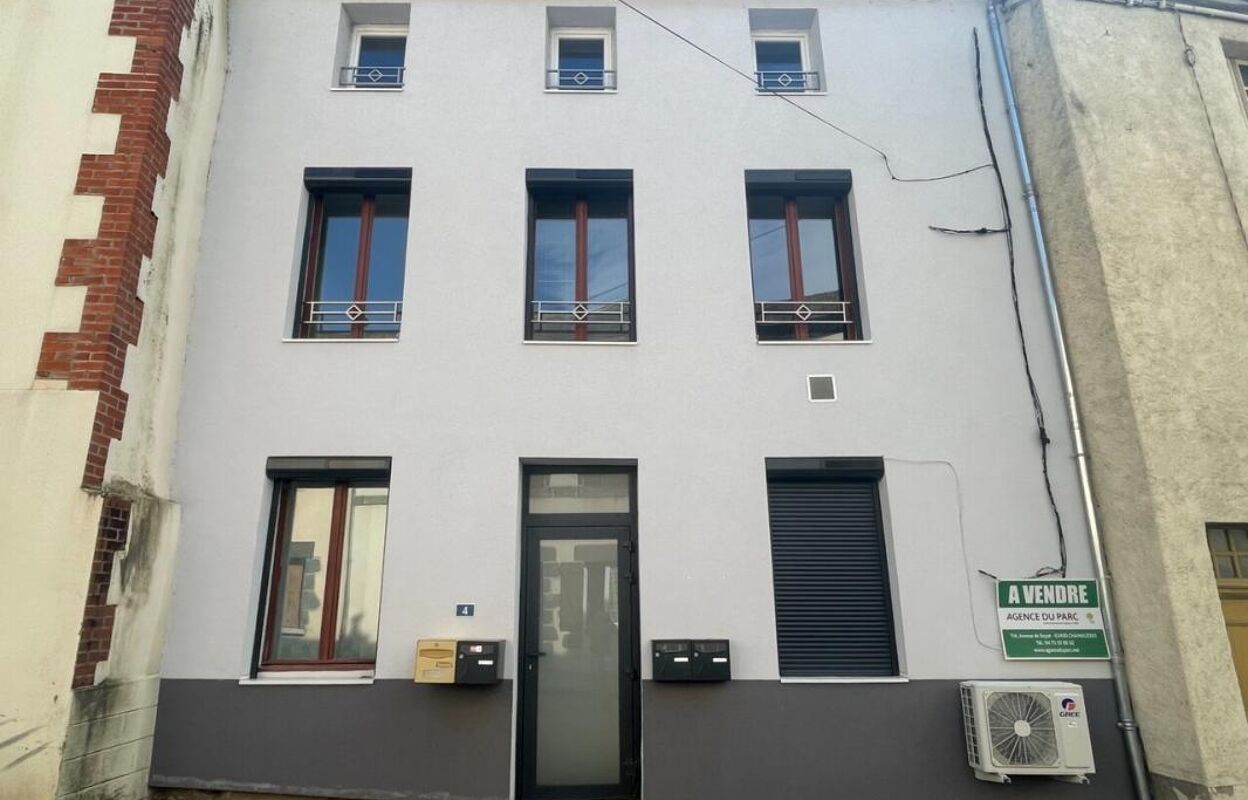 immeuble  pièces 200 m2 à vendre à Pontaumur (63380)