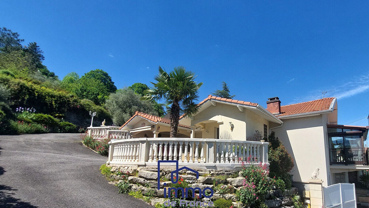 maison 8 pièces 200 m2 à vendre à Villefranche-de-Rouergue (12200)