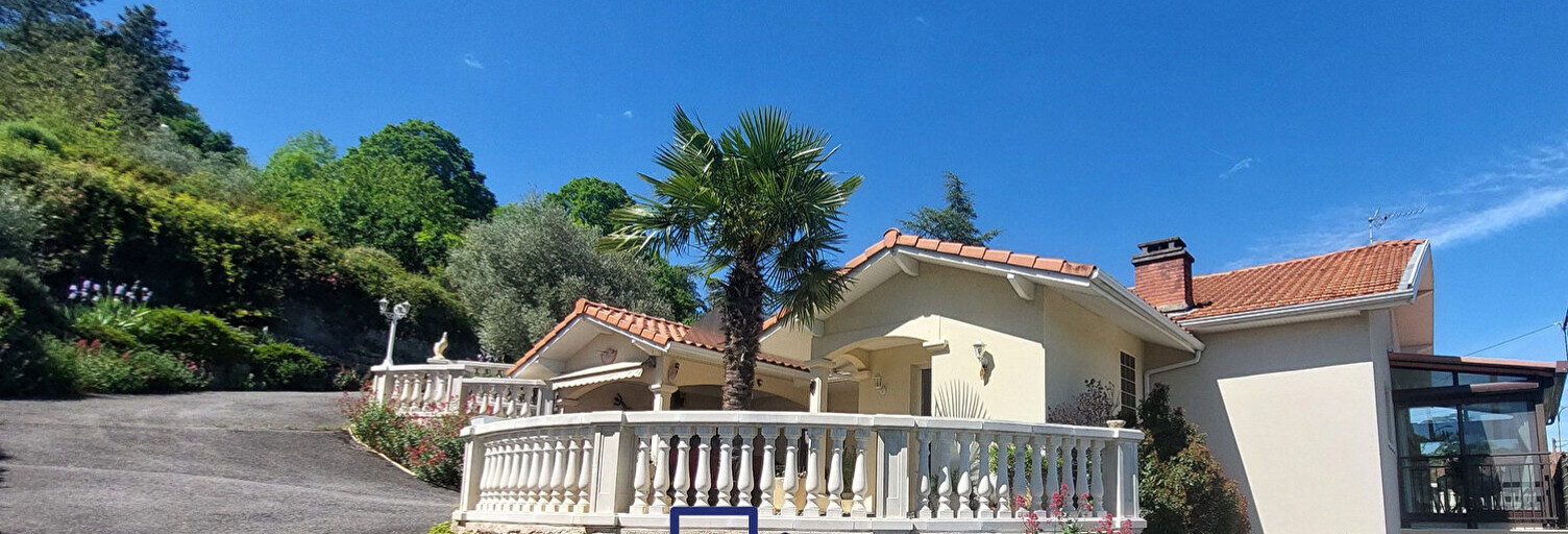 Maison 8 Pièces 200 m² à vendre à Villefranche-de-Rouergue (12200)