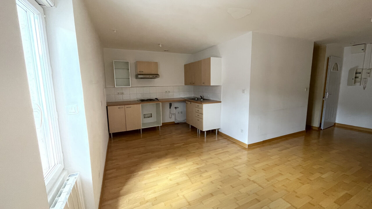 appartement 2 pièces 45 m2 à louer à Pont-de-Salars (12290)