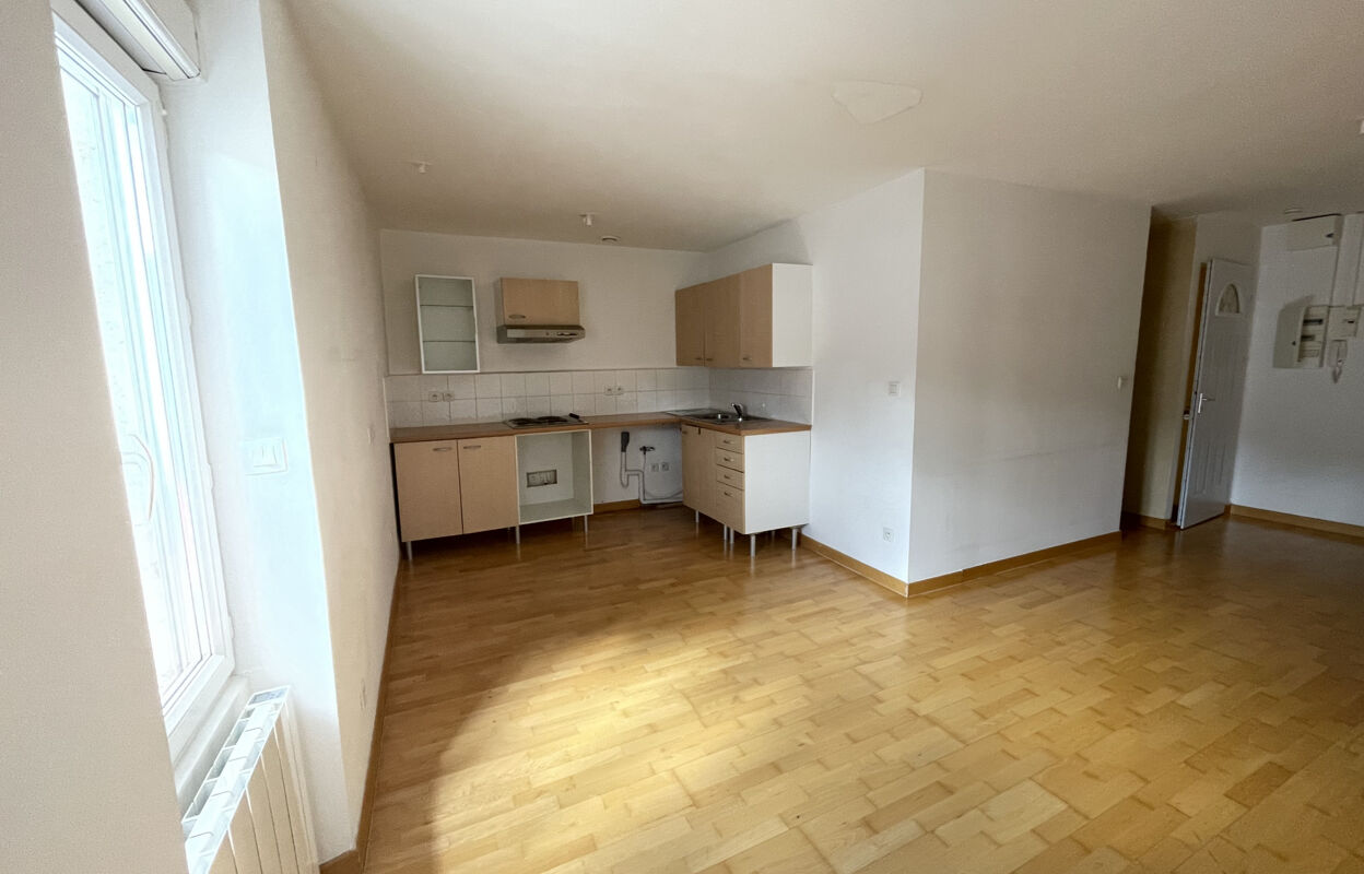 appartement 2 pièces 45 m2 à louer à Pont-de-Salars (12290)