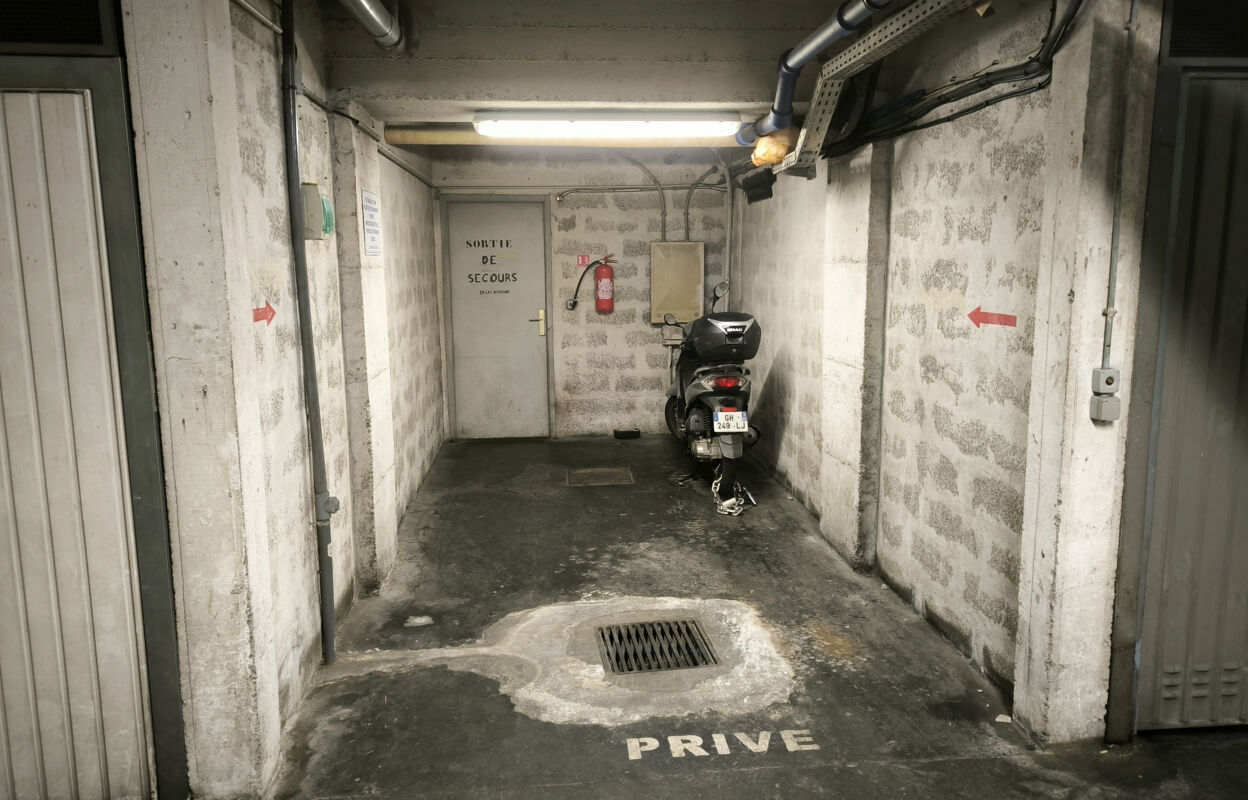 garage  pièces 10 m2 à vendre à Nice (06100)