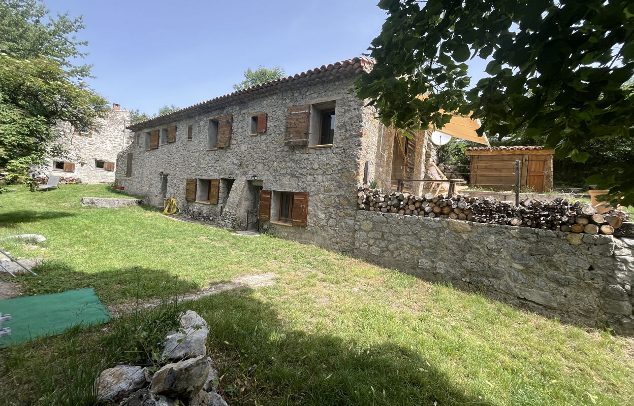 maison 6 pièces 130 m2 à vendre à La Palud-sur-Verdon (04120)