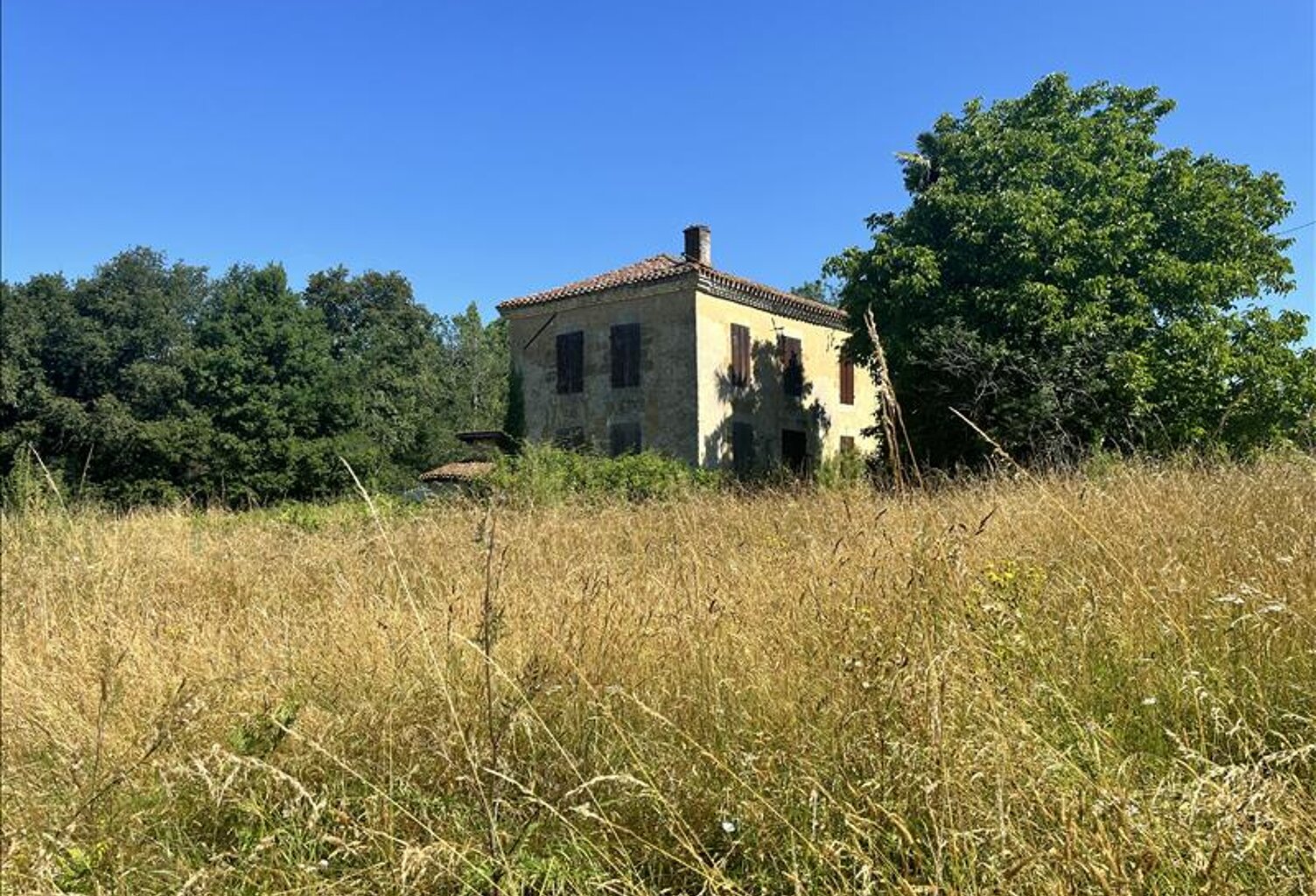 Maison en pierre de 3 pièces principales — photo 1