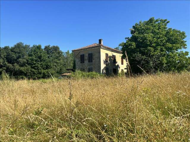 Maison en pierre de 3 pièces principales — photo du bien
