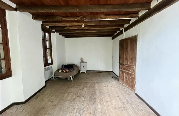 Maison en pierre de 3 pièces principales — photo 5