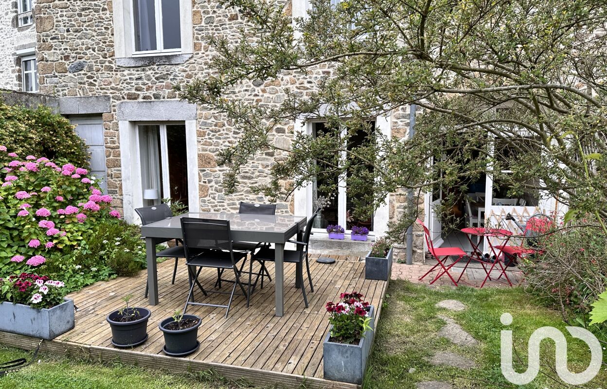 maison 9 pièces 245 m2 à vendre à Coutances (50200)