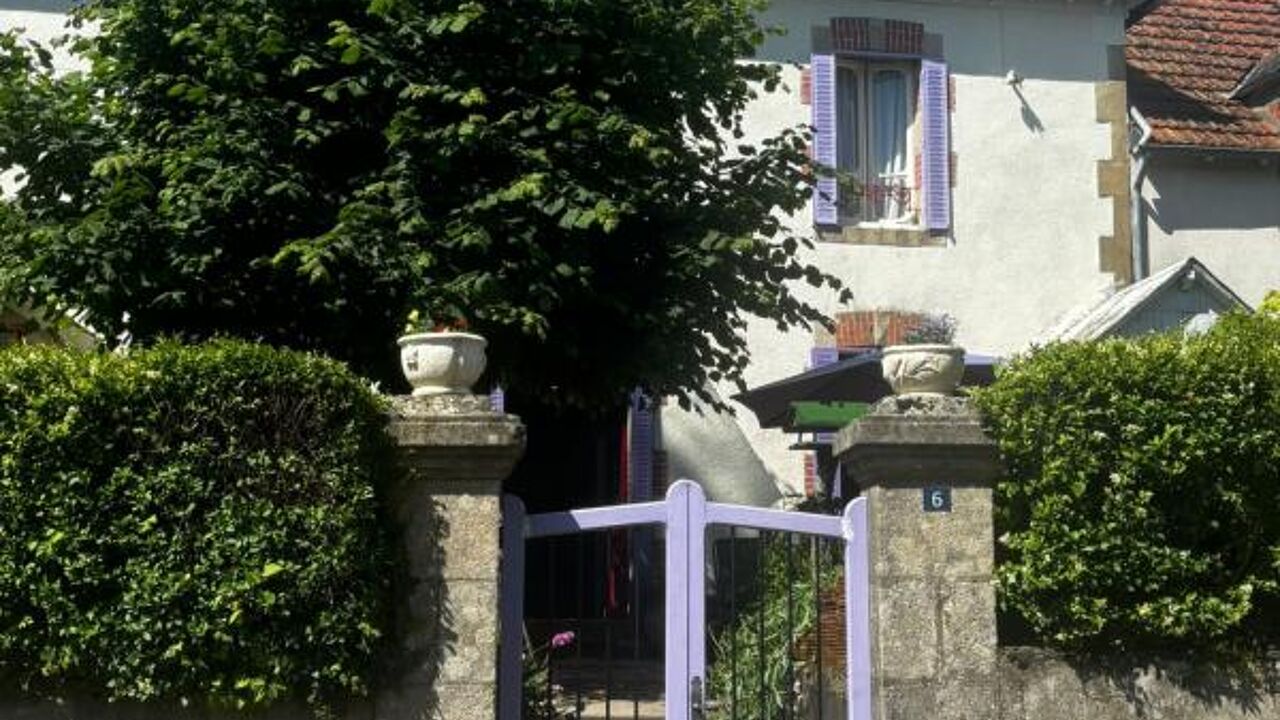 maison 6 pièces 110 m2 à vendre à Pleaux (15700)