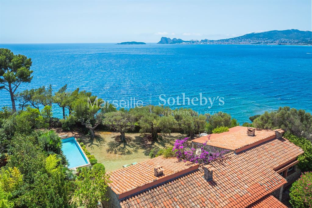 Villa / Maison 8 pièces  à vendre La Ciotat 13600