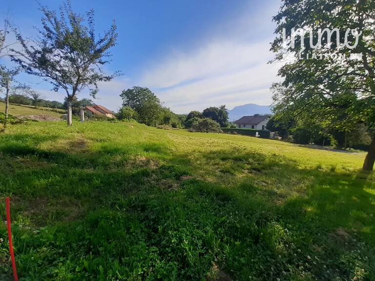 Beau terrain constructible de 588 m2 — photo 1