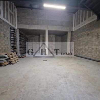 Local industriel  2469 €