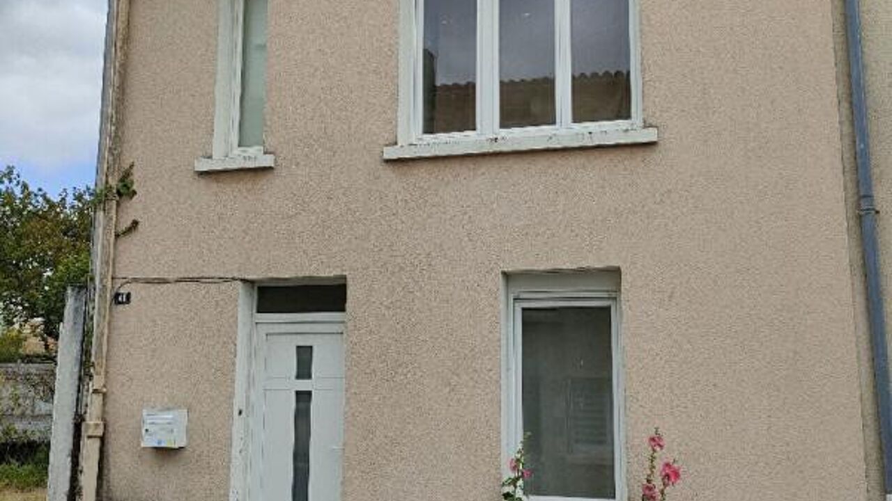 maison 4 pièces 69 m2 à vendre à Saint-Laurent-sur-Sèvre (85290)