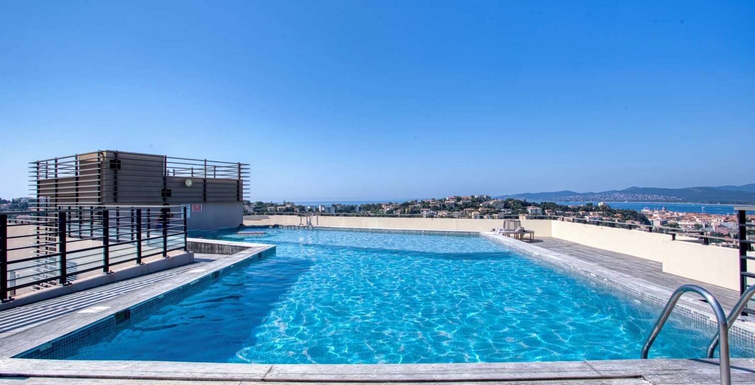 EXCLUSIVITÉ - SAINT-RAPHAËL -3 PIÈCES PISCINE - ROOFTOP. — photo 1