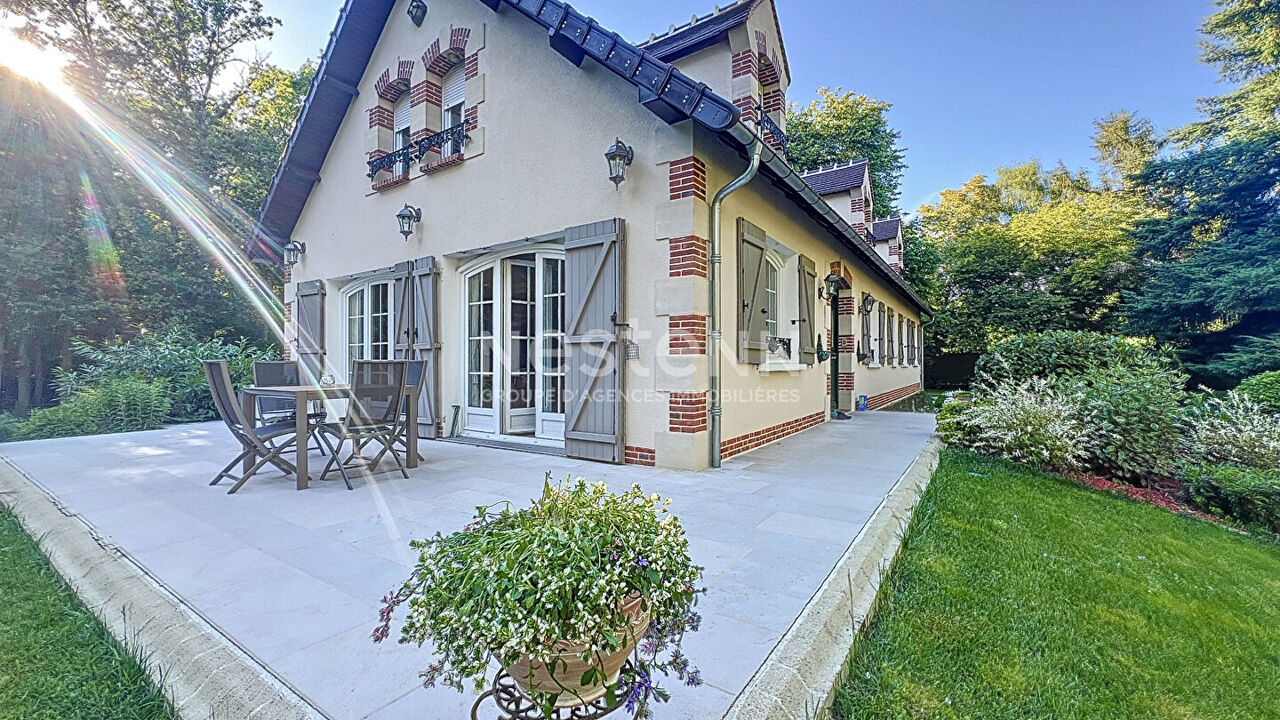 maison 8 pièces 220 m2 à vendre à Lamorlaye (60260)