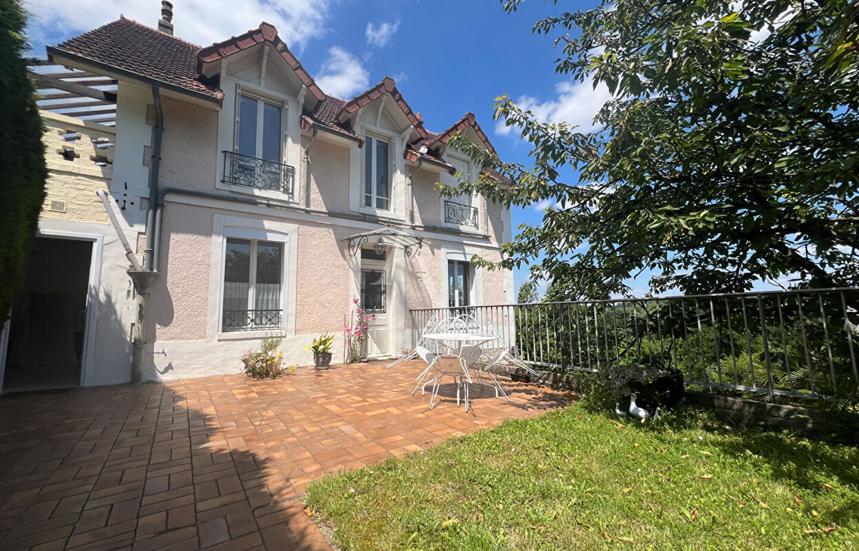 maison 9 pièces 166 m2 à vendre à Gisors (27140)