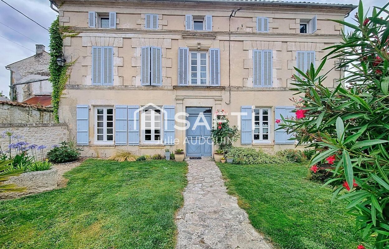 maison 9 pièces 233 m2 à vendre à Massac (17490)