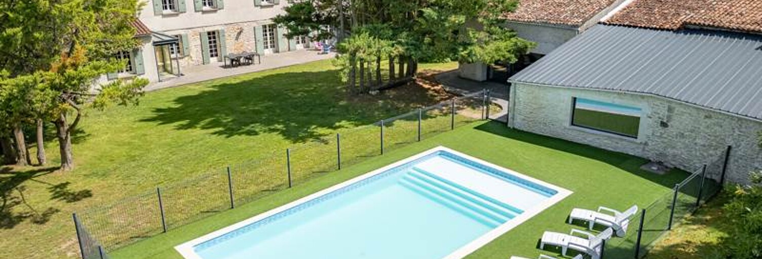 Maison 10 Pièces 364 m² à vendre à Bignay (17400)