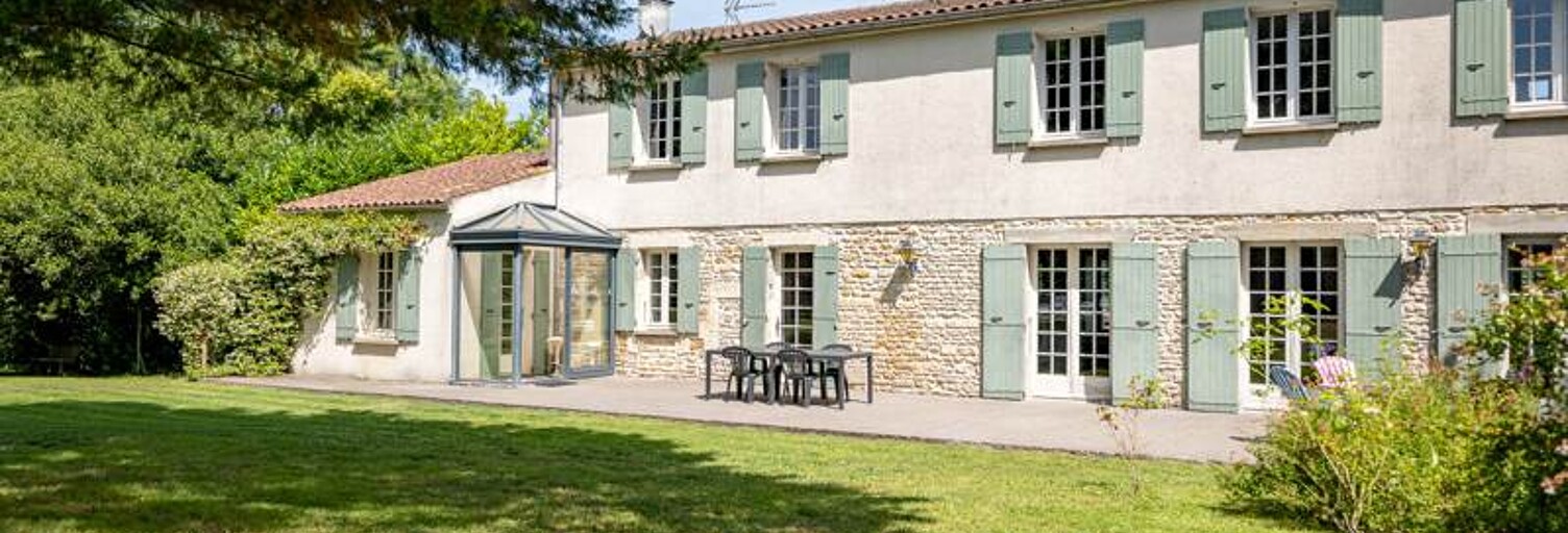 Maison 10 Pièces 364 m² à vendre à Bignay (17400)