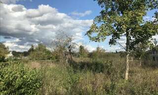 Terrain  1630 m² à vendre à Mehun-sur-Yèvre (18500)