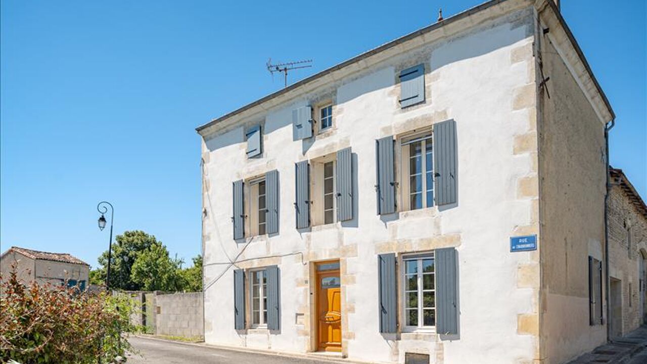 maison 9 pièces 230 m2 à vendre à Beauvais-sur-Matha (17490)