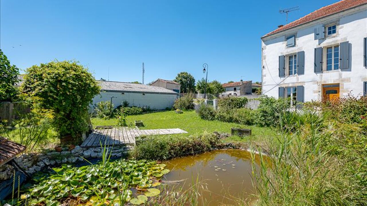 maison 9 pièces 230 m2 à vendre à Beauvais-sur-Matha (17490)