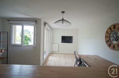 location appartement 1 150 € CC /mois à proximité de Villeneuve-le-Roi (94290)