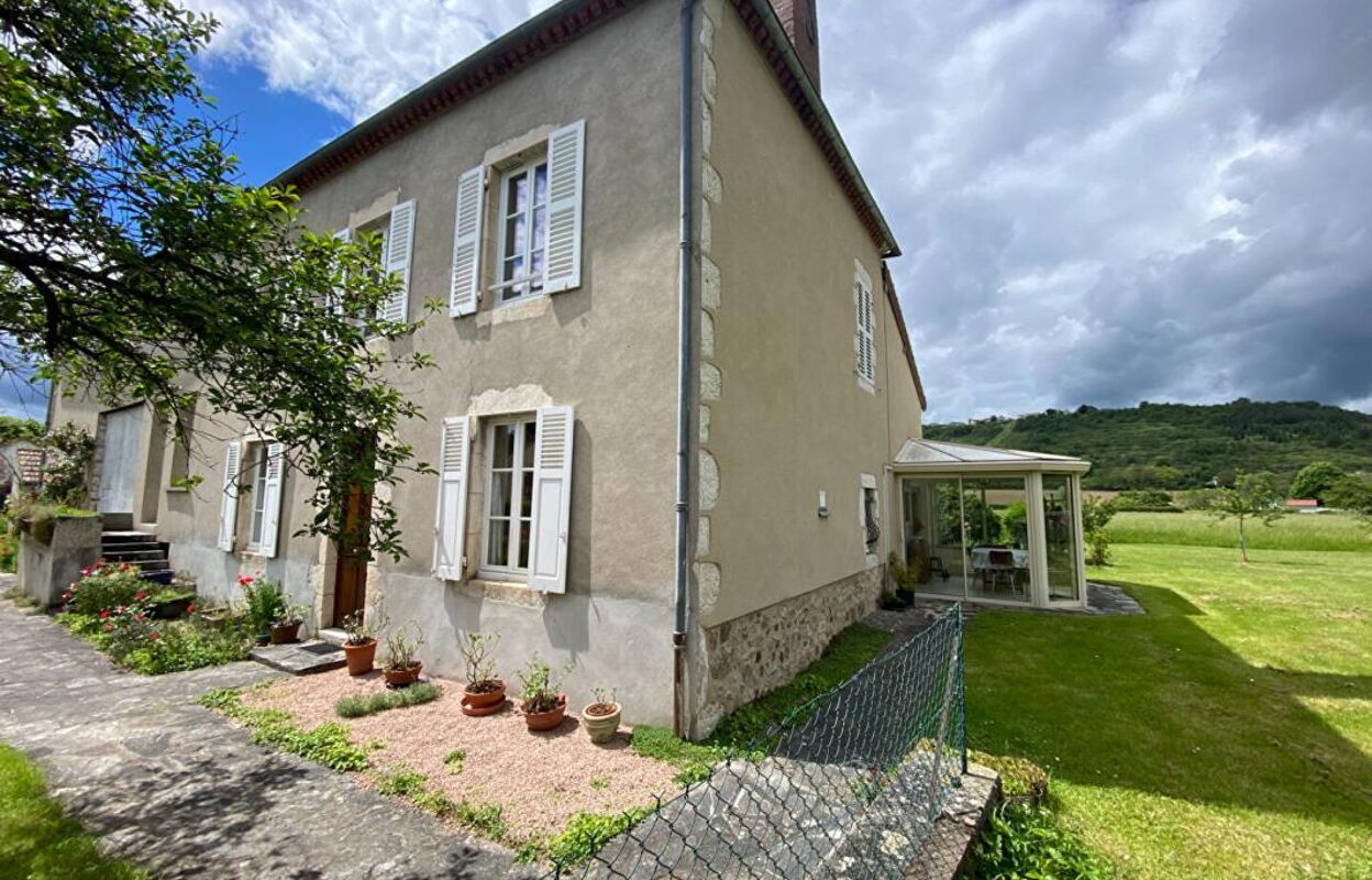 maison 7 pièces 135 m2 à vendre à Ébreuil (03450)