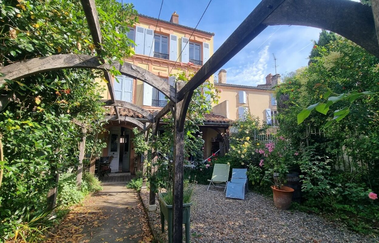 maison 11 pièces 313 m2 à vendre à Moissac (82200)