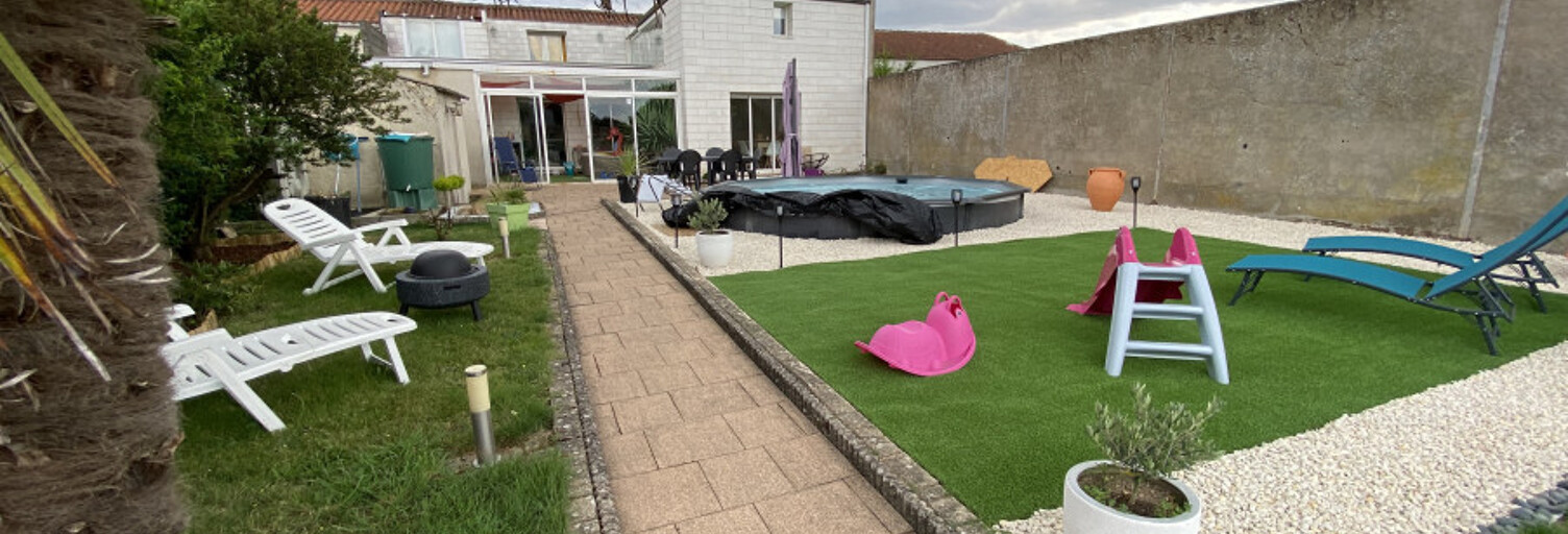 Maison 7 Pièces 217 m² à vendre à Mortagne-sur-Sèvre (85290)