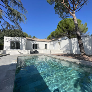 Maison 7 pièces 3800 €