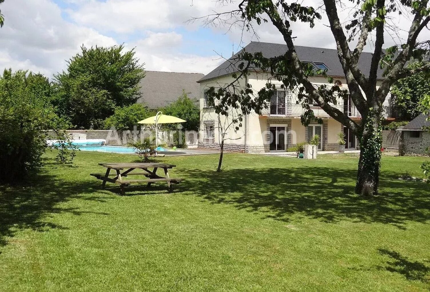 Bien vendu : Maison 241 m² Beuste (64800) — photo 1