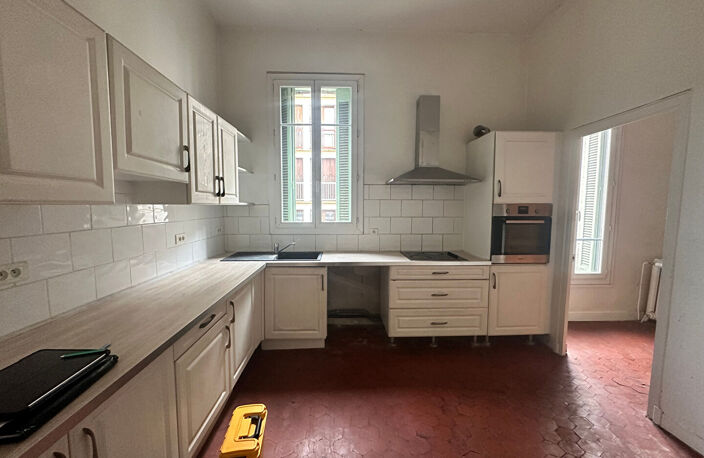 Maison de maître . Avignon IM 12 pièce(s) 230 m2. Garage — photo 4
